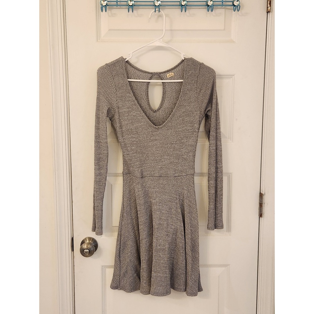 Hollister Gray Ribbed Knit Long Sleeve Skater Dress V-Neck Keyhole Back Size S